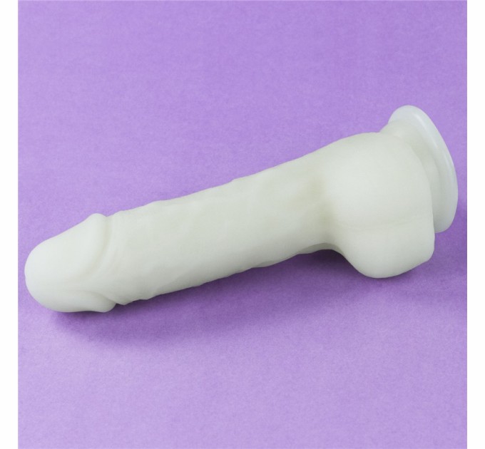 Фаллоимитатор светящийся Lumino Play Silicone Dildo 7.5 Lovetoy