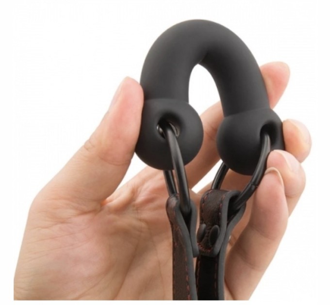 Силиконовый кляп с кожаным ремешком и красной строчкой Bdsm4u Silicone Bit Gag Black