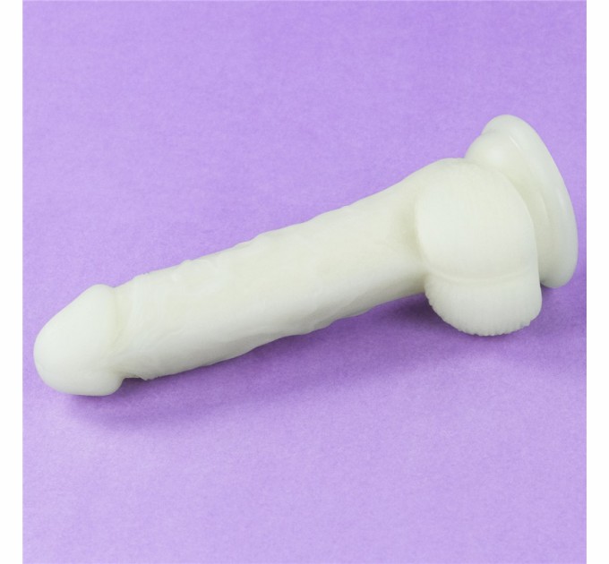 Фаллоимитатор светящийся Lumino Play Silicone Dildo 7.0 Lovetoy